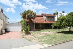 81 Bateman Rd Mount Pleasant WA 6153