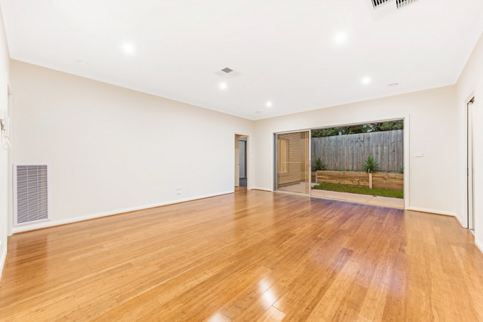 2/16 Donald Street Belmont VIC 3216