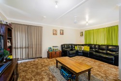 30 Gore St Westbrook QLD 4350