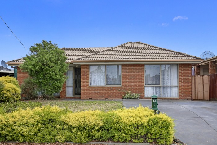 3 Horseshoe Cres Epping VIC 3076