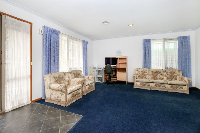 3 Horseshoe Cres Epping VIC 3076