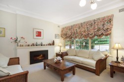 8 Grayling Rd West Pymble NSW 2073
