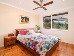 5 Alukea Ave Point Clare NSW 2250