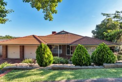 2 Flame Tree Ct Greenwith SA 5125