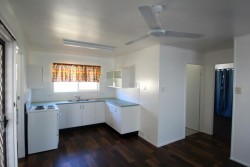 4/11 Robert Street Bundaberg South QLD 4670