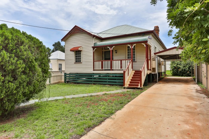 748 Ruthven St South Toowoomba QLD 4350