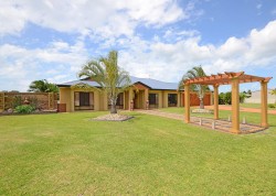 3 Avery Ct Dundowran Beach QLD 4655