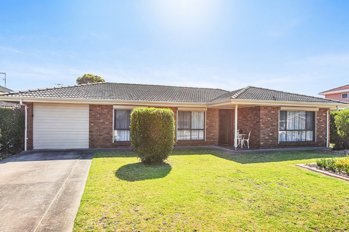 11 Connell St Victor Harbor SA 5211