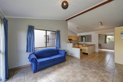 10 Dawn Parade Thabeban QLD 4670