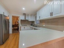 21 Wakley Cres Wantirna South VIC 3152