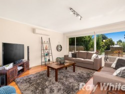 1 Meredith Close Mooroolbark VIC 3138