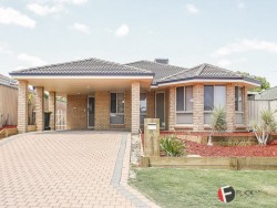 10 Mallina Circuit, Carramar, WA 6031