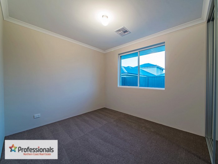 15 Marlinspike Blvd Jindalee WA 6036