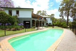 72 Castle Hill Drive, South Gaven, QLD 4211