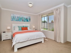 1 Shoalhaven Pl Waikiki WA 6169