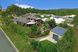 17 Viewland Dr Mooloolah Valley QLD 4553