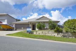 38 Woodlands Blvd, Waterford, QLD 4133