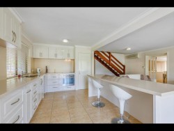 6 Canns Rd, Mount Nasura, WA 6112