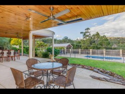 6 Canns Rd, Mount Nasura, WA 6112