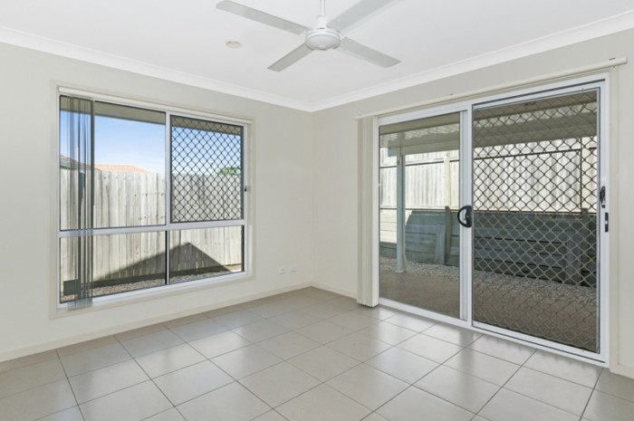 4 Kite Crescent, Eagleby, QLD 4207