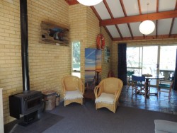 2/1 Maraveen Place, Denmark, WA