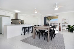 7 Tenyo St, Cameron Park NSW 2285