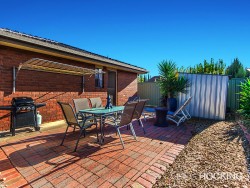 2/16 Albert Road Sydenham VIC 3037