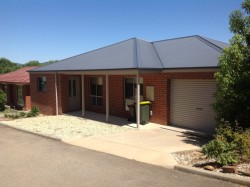 Unit 6, 5 Halls Road, Myrtleford, VIC