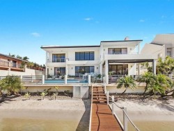 104 Commodore Drive, Paradise Waters, QLD