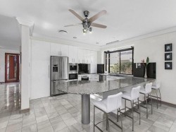 104 Commodore Drive, Paradise Waters, QLD