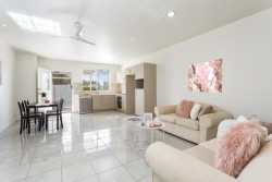 4/564 Oxley Avenue, Scarborough, Qld 4020