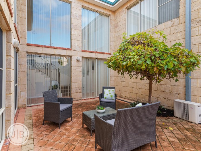 1/15 Renwick Street, South Perth, WA 6151