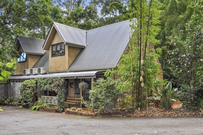 1 Hartley Road, North Tamborine, Queensland 4272