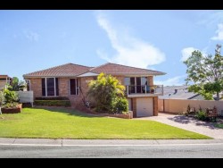 4 Rous Court, Victoria Point, QLD 4165