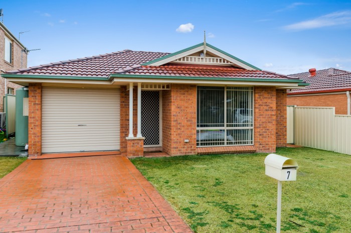 7 Selwyn Grove, Horsley, NSW 2530