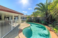 8 Williams Place, Pacific Pines, QLD