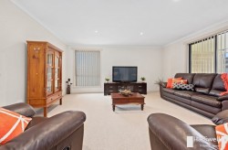 38 Lawrence Dr, Devonport TAS 7310