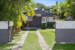52 Eversleigh Road, Scarborough, QLD 4020