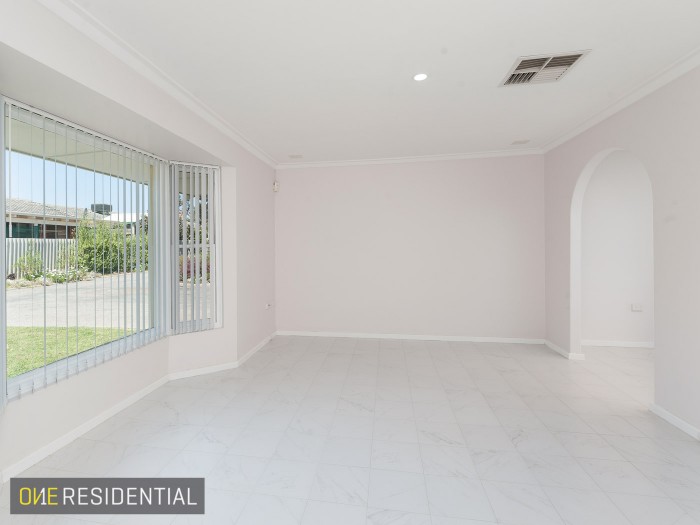 U 1/5 Bridges Road, Melville, WA 6156