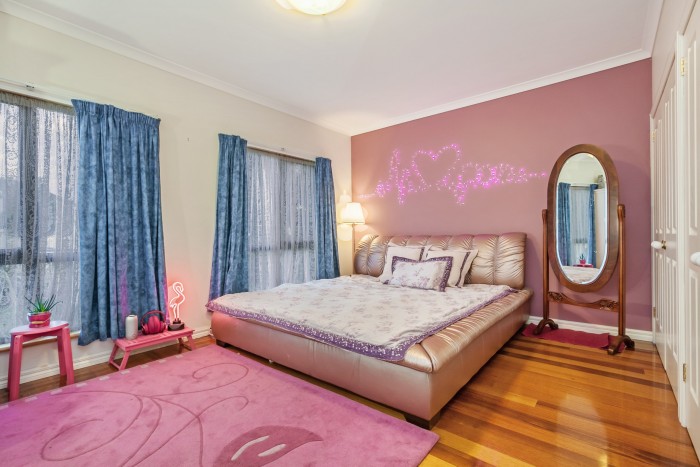 19 Smith St, Reservoir VIC 3073