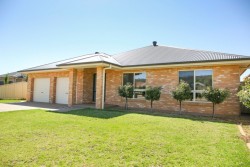 183 Clifton Boulevarde, Griffith, NSW