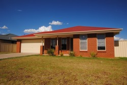 34 Gillmartin Drive, Griffith, NSW