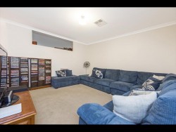 18 Kobus Heights, Roleystone, WA 6111