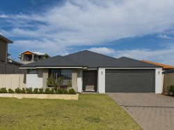 11 Birchley Rd, Yangebup WA 6164