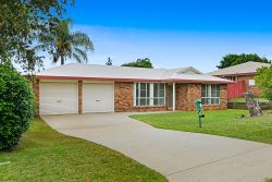 15 Evergreen Court, Glenvale, QLD 4350