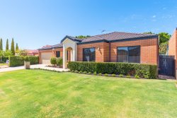 4 Lockeport Approach, Madeley, WA 6065