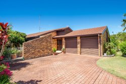 113 Rocky Point Rd, Fingal Bay NSW 2315