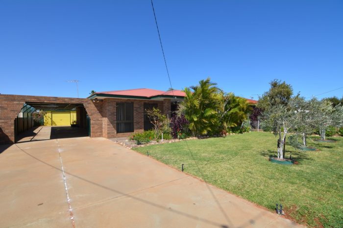 4 Willesee Street, Carnarvon, WA 6701