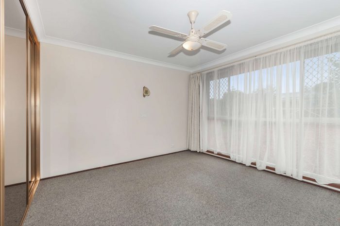 90 Barton Street, Oak Flats, NSW 2529