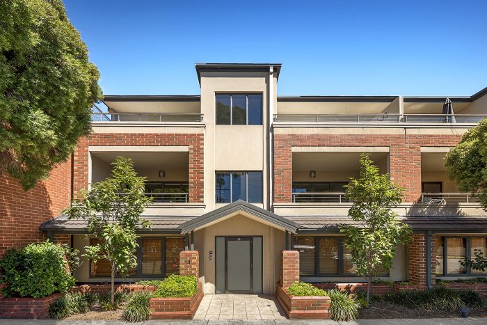 2/14 Sinclair Street, Elsternwick, VIC 3185